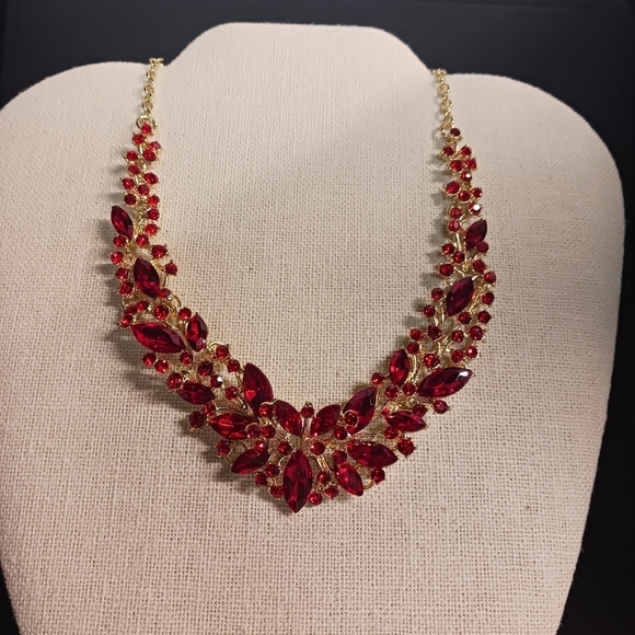 NWOT Brilliant Red crystal floral teardrop 3 piece set - Picture 2 of 4